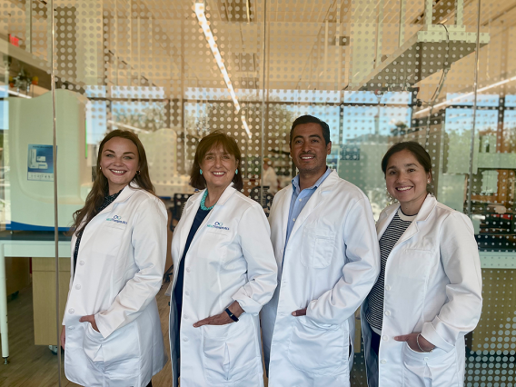 From left to right: Madison Chiodi, Dr. Roberta Brinton of Neutherapeutics, and Dr. Gerson Hernandez and Claudia Lopez of the University of Arizona.