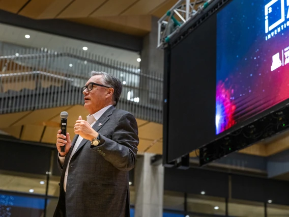 Senior Vice President for Research and Partnerships Tomas Diaz de la Rubia addresses the crowd. 