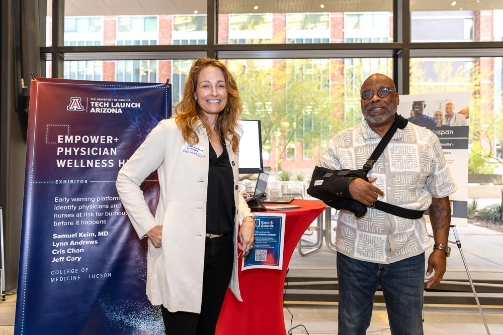 The Lifespan Digital Health team, Lynn Andrews and Jeff Cary, present their startup. 